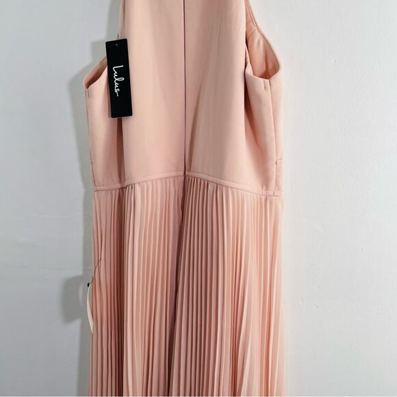 Lulu’s Ode To Romance Blush Pink Chiffon Pleated Keyhole Halter Maxi Dress Small - Picture 10 of 16